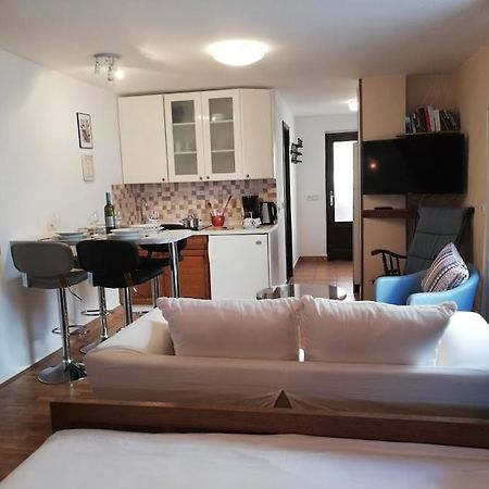 Appartamento Studio apartman Meli Porec Esterno foto