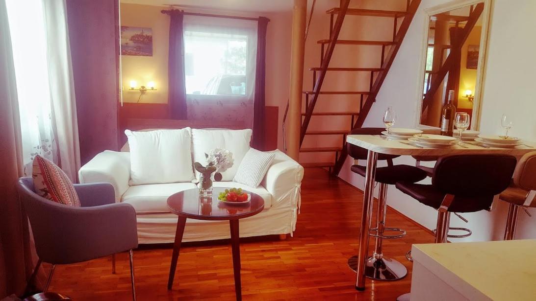 Appartamento Studio apartman Meli Porec Esterno foto